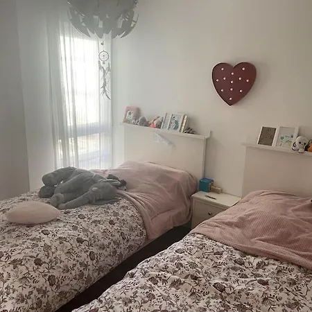 Con Piscina Entre Liencres Y Suances 샬레